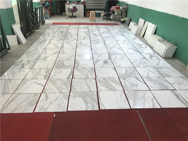 Calacatta Gold Marble 24x24 Tile